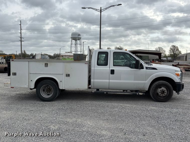 image for item DT0137 2014 Ford F350 Super Duty Ext. Cab utility bed pickup truck