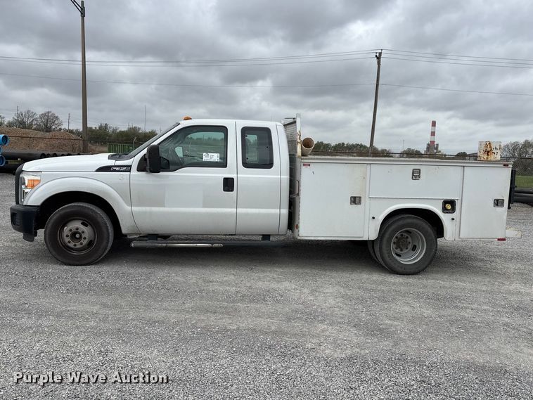 image for item DT0137 2014 Ford F350 Super Duty Ext. Cab utility bed pickup truck