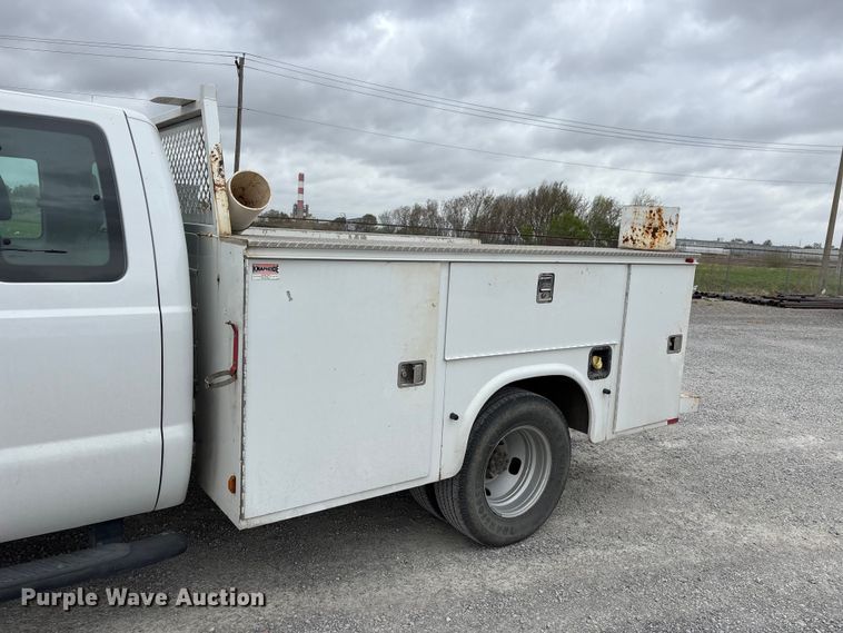 image for item DT0137 2014 Ford F350 Super Duty Ext. Cab utility bed pickup truck