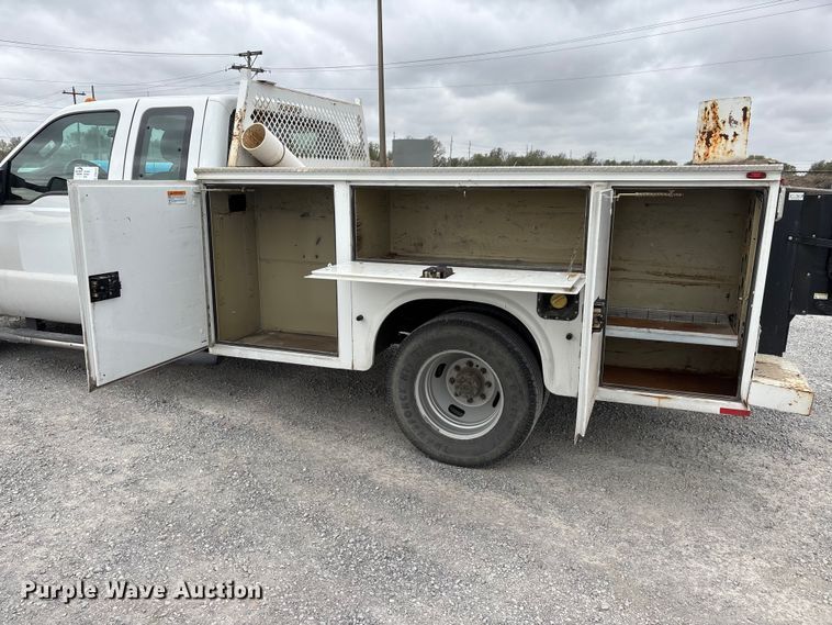 image for item DT0137 2014 Ford F350 Super Duty Ext. Cab utility bed pickup truck