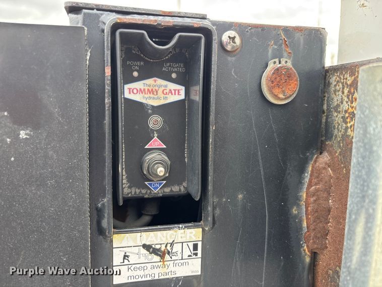 image for item DT0137 2014 Ford F350 Super Duty Ext. Cab utility bed pickup truck