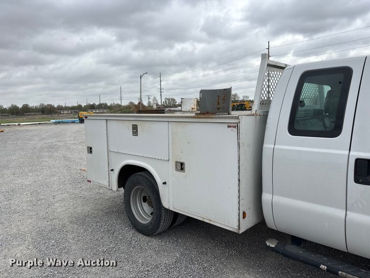 image for item DT0137 2014 Ford F350 Super Duty Ext. Cab utility bed pickup truck