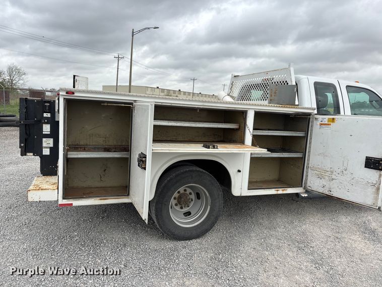 image for item DT0137 2014 Ford F350 Super Duty Ext. Cab utility bed pickup truck