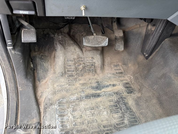 image for item DT0137 2014 Ford F350 Super Duty Ext. Cab utility bed pickup truck