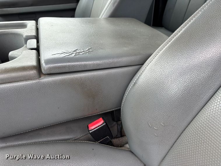 image for item DT0137 2014 Ford F350 Super Duty Ext. Cab utility bed pickup truck