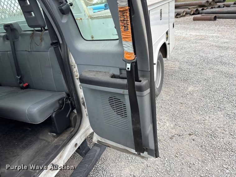 image for item DT0137 2014 Ford F350 Super Duty Ext. Cab utility bed pickup truck