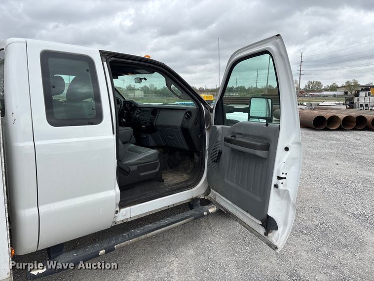 image for item DT0137 2014 Ford F350 Super Duty Ext. Cab utility bed pickup truck