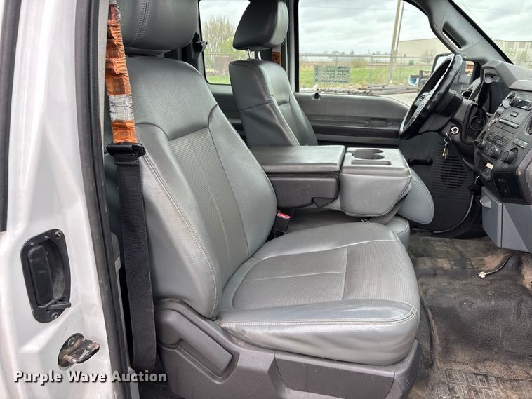 image for item DT0137 2014 Ford F350 Super Duty Ext. Cab utility bed pickup truck