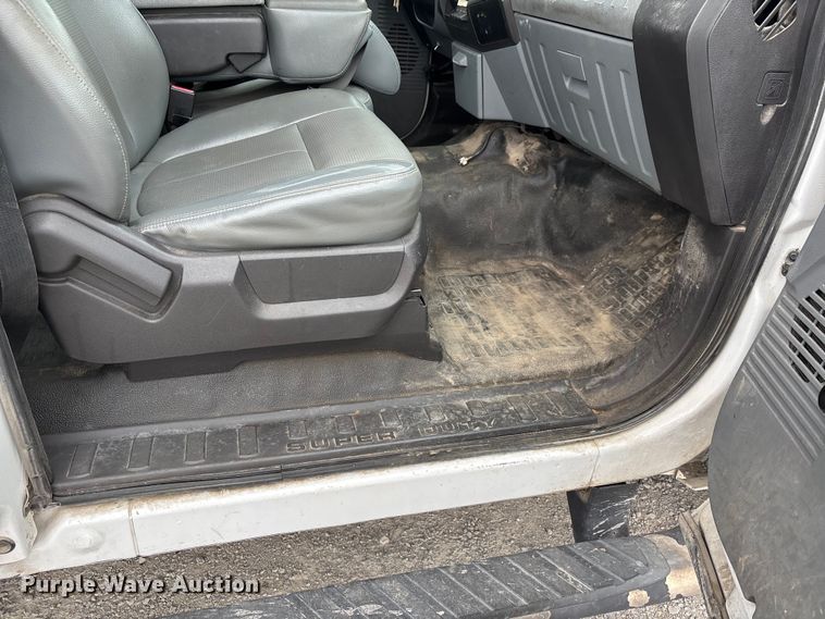 image for item DT0137 2014 Ford F350 Super Duty Ext. Cab utility bed pickup truck