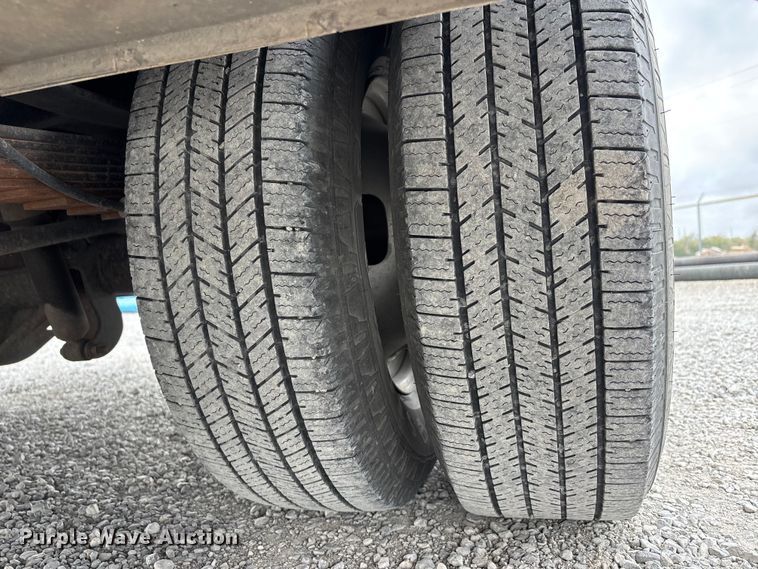 image for item DT0137 2014 Ford F350 Super Duty Ext. Cab utility bed pickup truck