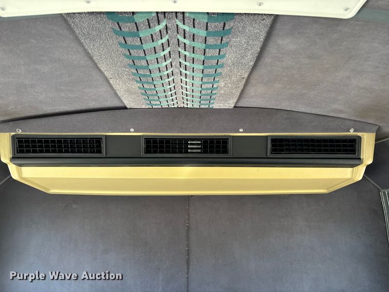 image for item DU0424 2002 Champion Freightliner FB65 shuttle bus