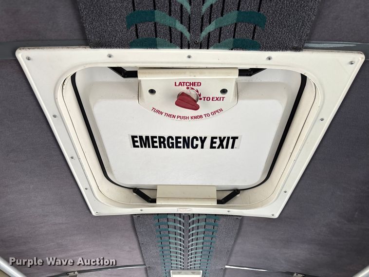 image for item DU0424 2002 Champion Freightliner FB65 shuttle bus