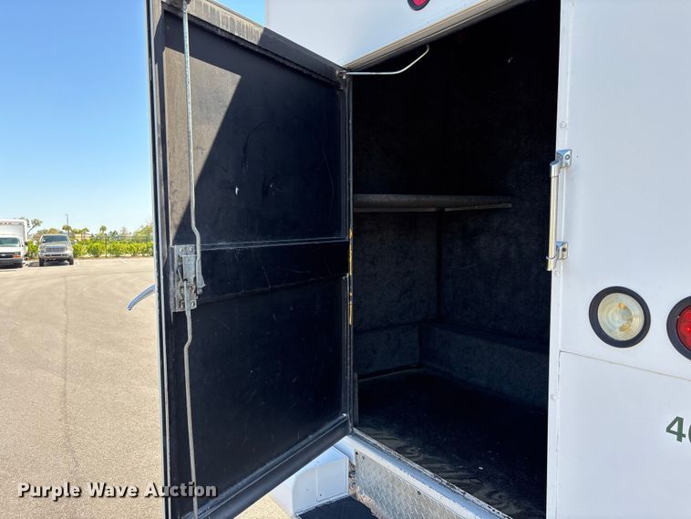 image for item DU0424 2002 Champion Freightliner FB65 shuttle bus