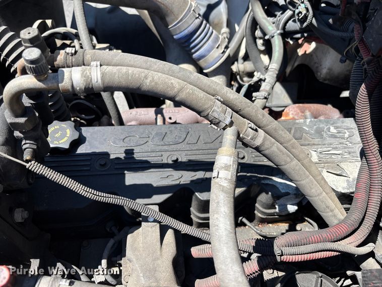 image for item DU0424 2002 Champion Freightliner FB65 shuttle bus