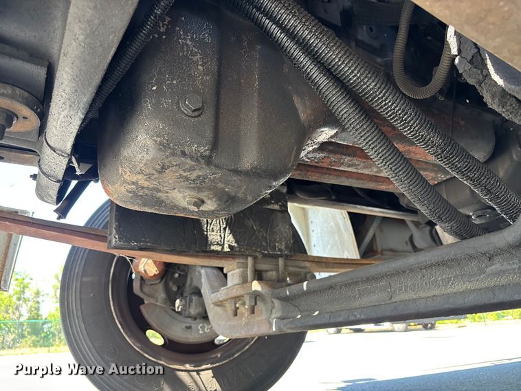 image for item DU0424 2002 Champion Freightliner FB65 shuttle bus