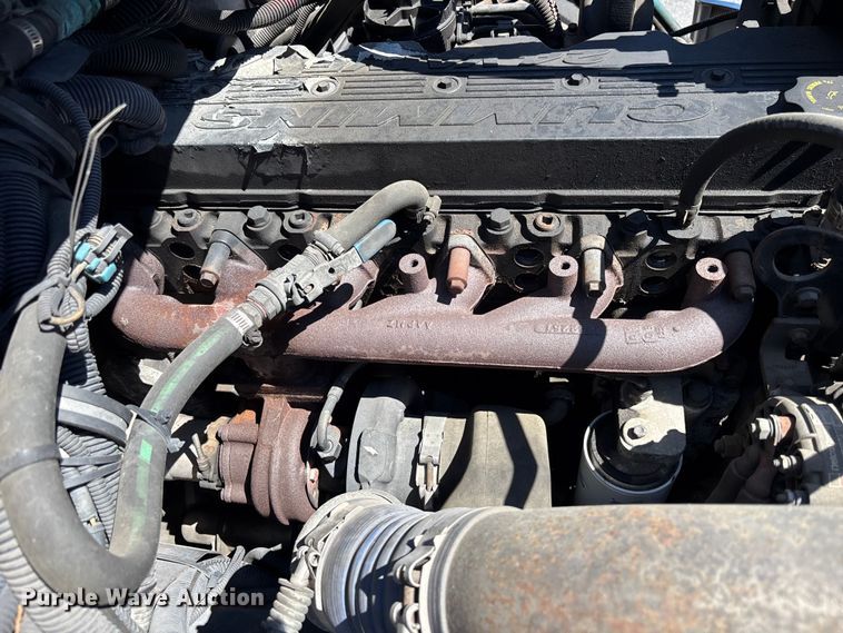 image for item DU0424 2002 Champion Freightliner FB65 shuttle bus