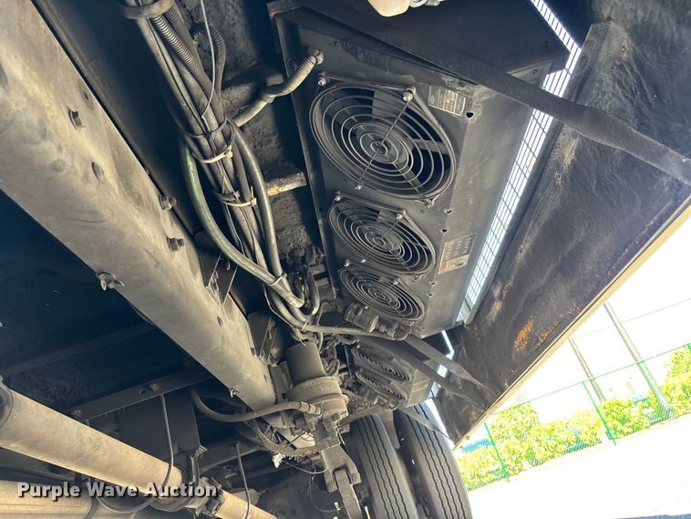 image for item DU0424 2002 Champion Freightliner FB65 shuttle bus