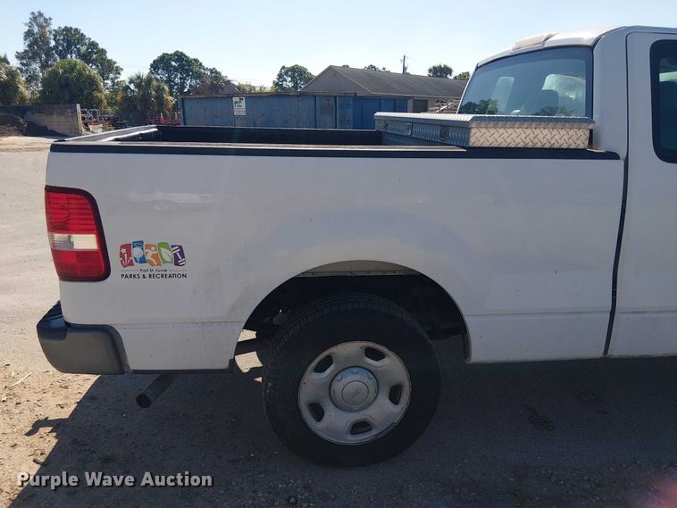 image for item DU0425 2006 Ford F150 XL pickup truck
