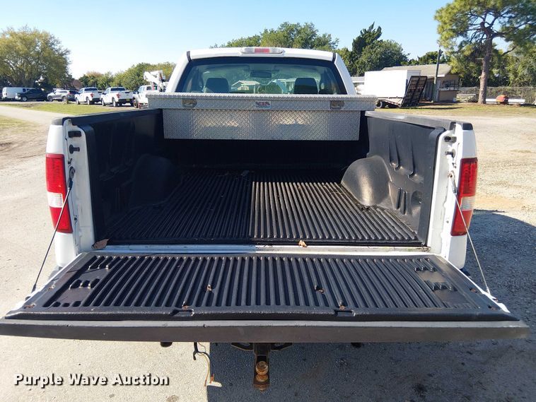 image for item DU0425 2006 Ford F150 XL pickup truck