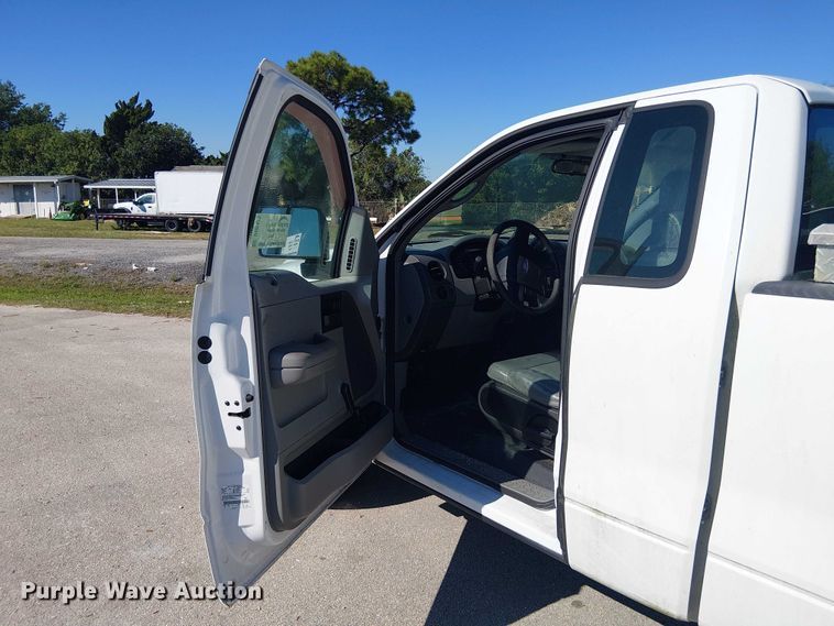 image for item DU0425 2006 Ford F150 XL pickup truck