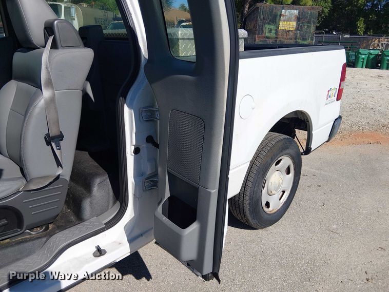 image for item DU0425 2006 Ford F150 XL pickup truck
