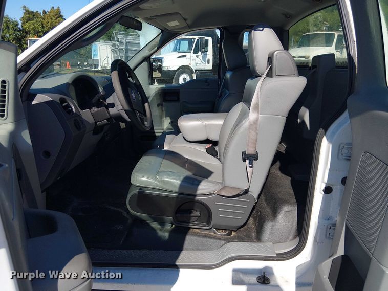 image for item DU0425 2006 Ford F150 XL pickup truck