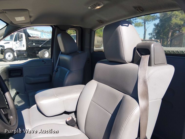 image for item DU0425 2006 Ford F150 XL pickup truck