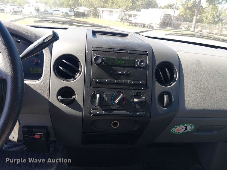 image for item DU0425 2006 Ford F150 XL pickup truck