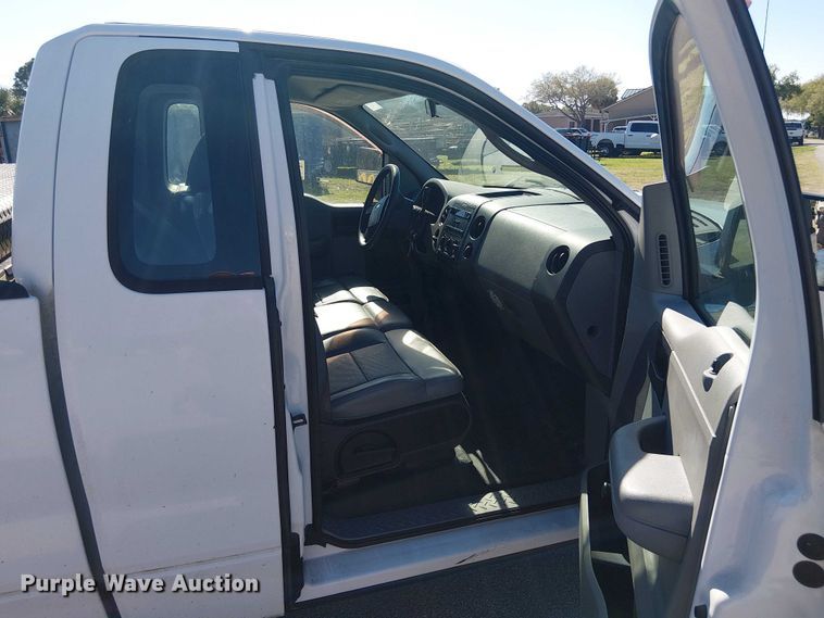 image for item DU0425 2006 Ford F150 XL pickup truck