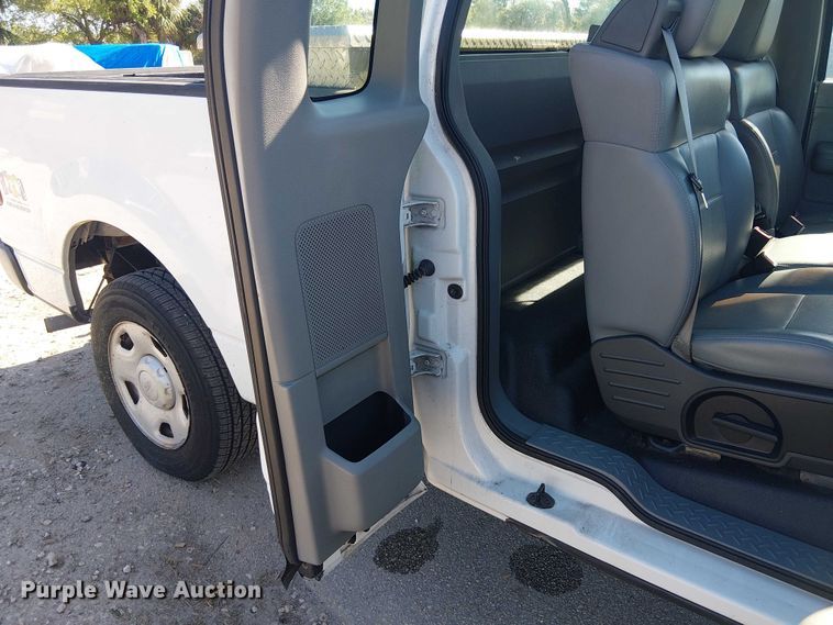 image for item DU0425 2006 Ford F150 XL pickup truck