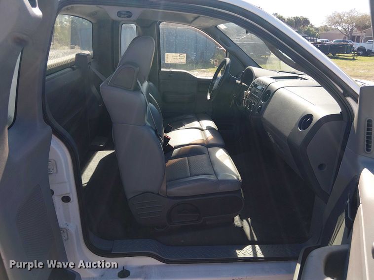 image for item DU0425 2006 Ford F150 XL pickup truck