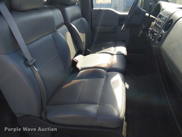 image for item DU0425 2006 Ford F150 XL pickup truck