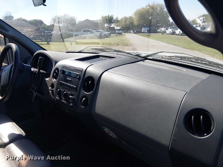 image for item DU0425 2006 Ford F150 XL pickup truck