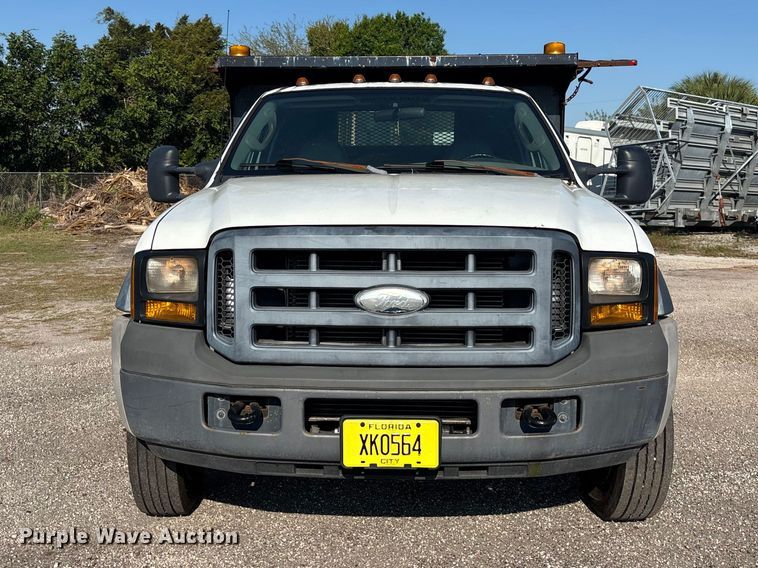 image for item DU0426 2006 Ford F450 Super Duty dump truck