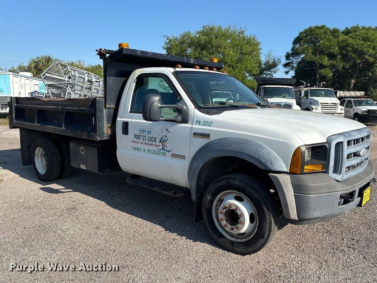 image for item DU0426 2006 Ford F450 Super Duty dump truck