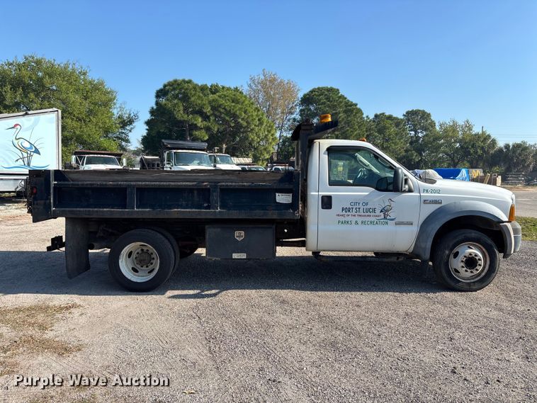 image for item DU0426 2006 Ford F450 Super Duty dump truck