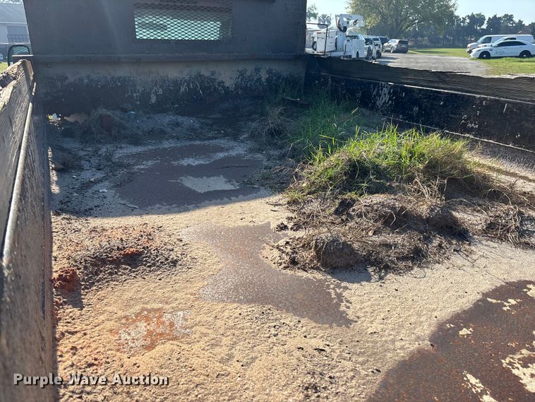 image for item DU0426 2006 Ford F450 Super Duty dump truck