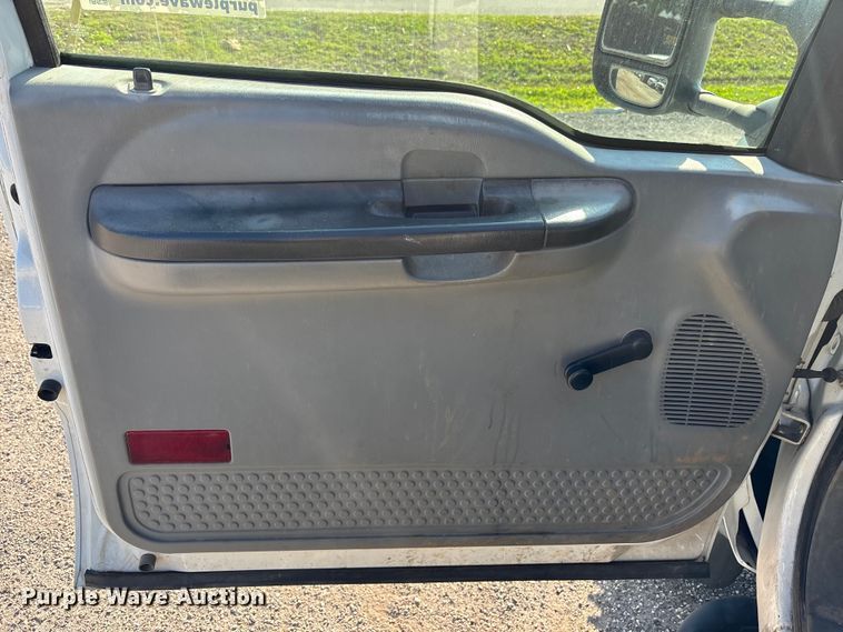 image for item DU0426 2006 Ford F450 Super Duty dump truck