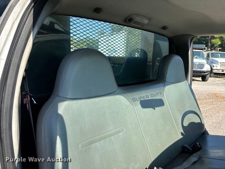 image for item DU0426 2006 Ford F450 Super Duty dump truck