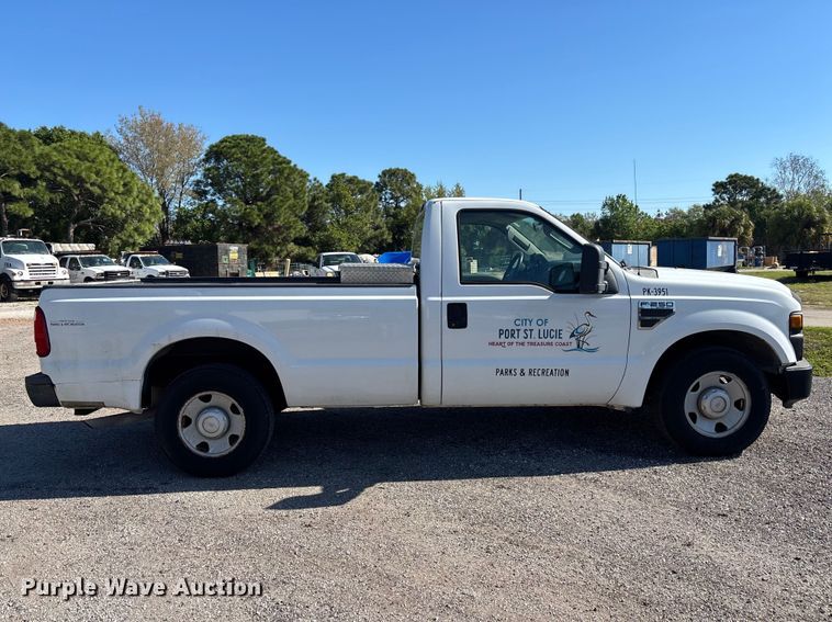 image for item DU0427 2008 Ford F250 Super Duty XL pickup truck