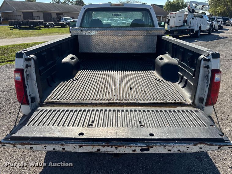 image for item DU0427 2008 Ford F250 Super Duty XL pickup truck