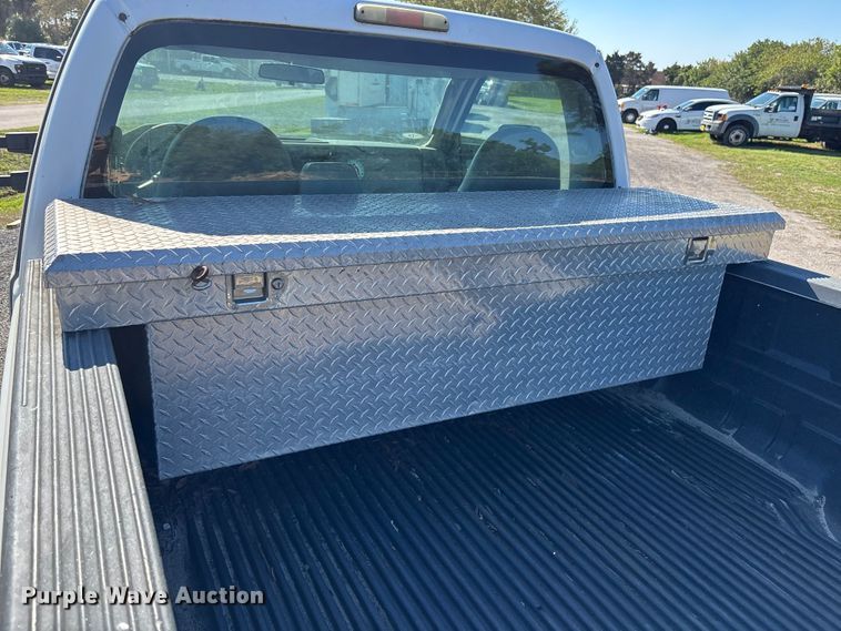 image for item DU0427 2008 Ford F250 Super Duty XL pickup truck