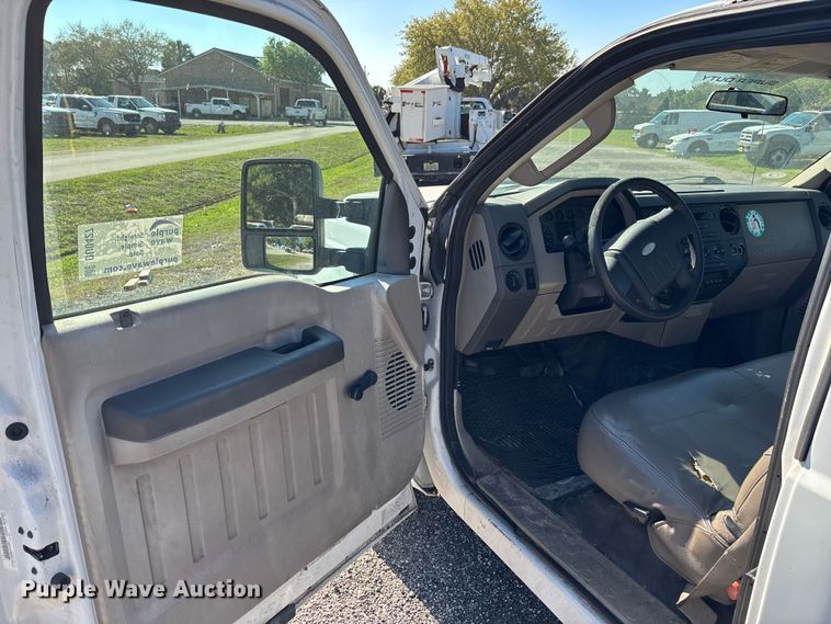 image for item DU0427 2008 Ford F250 Super Duty XL pickup truck