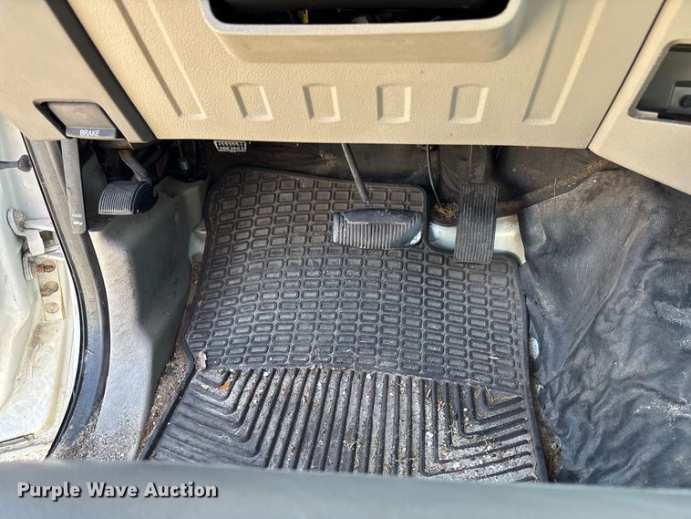 image for item DU0427 2008 Ford F250 Super Duty XL pickup truck