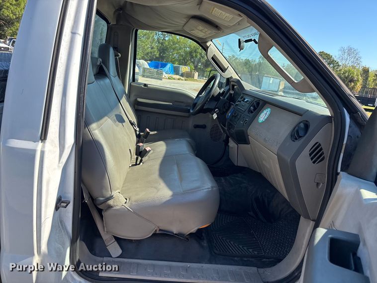 image for item DU0427 2008 Ford F250 Super Duty XL pickup truck