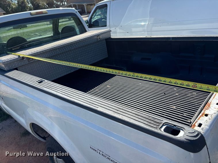 image for item DU0427 2008 Ford F250 Super Duty XL pickup truck