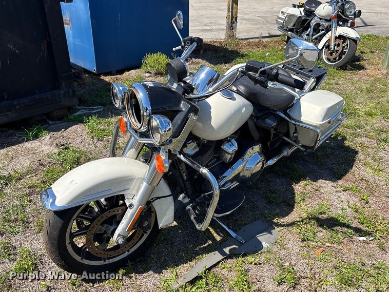 image for item DU0435 2018 Harley-Davidson Road King Police motorcycle