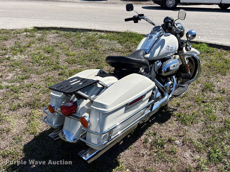 image for item DU0435 2018 Harley-Davidson Road King Police motorcycle