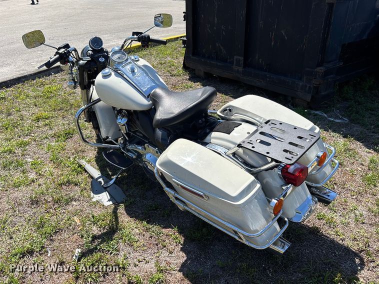 image for item DU0435 2018 Harley-Davidson Road King Police motorcycle