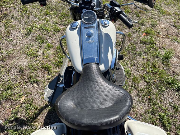 image for item DU0435 2018 Harley-Davidson Road King Police motorcycle